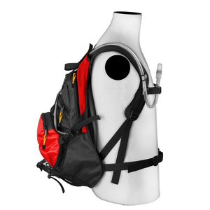 Mochila deportiva para bicicleta footing piscina o gimnasio con espacio para casco - rojo