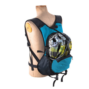Sportrucksack für Fahrrad, Jogging, Schwimmbad oder Fitnessstudio mit Platz für Helm - himmelblau